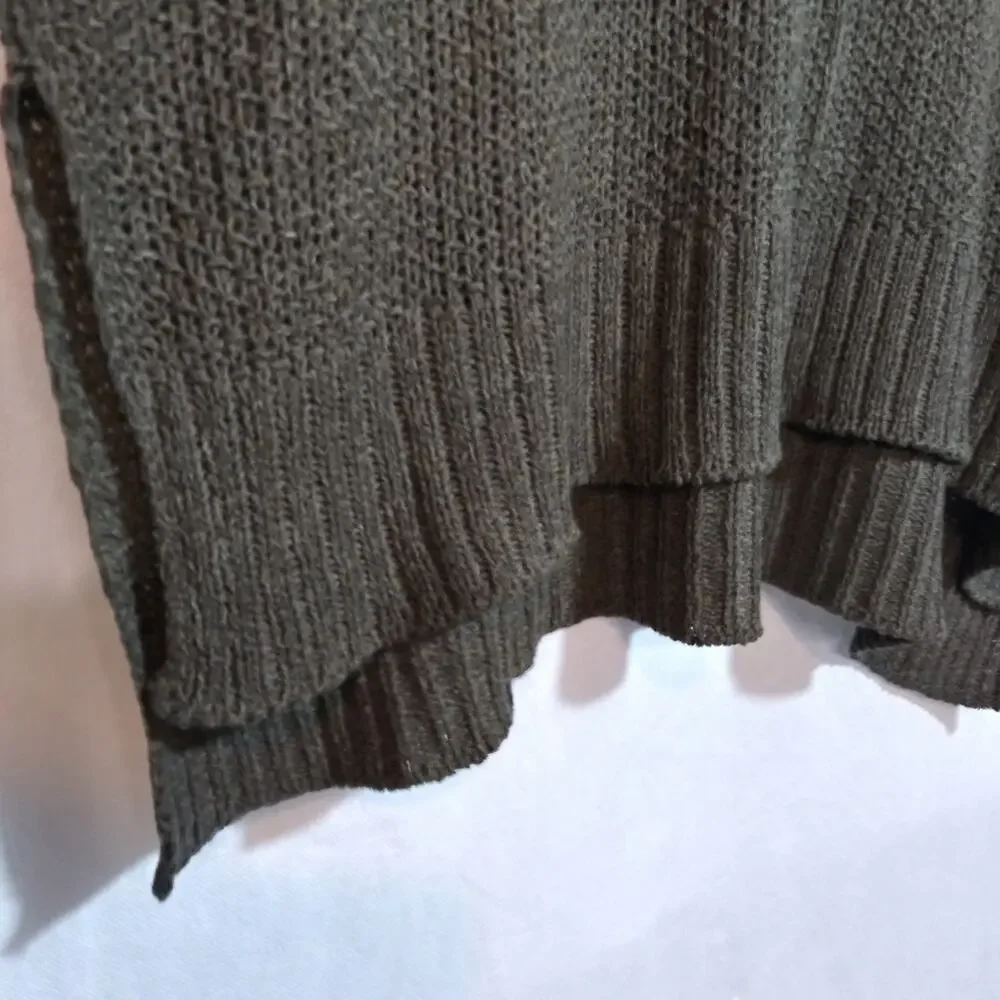 Wishlist Oversized Crochet Open Knit V-Neck Sweater in Olive Casual Relaxed S/M